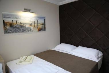 "HOLIDAY" apartments & rooms