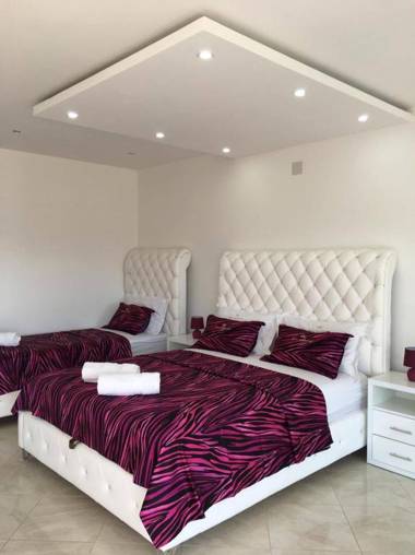 Queen Kodre Apartments