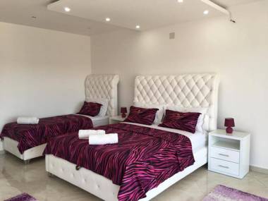 Queen Kodre Apartments