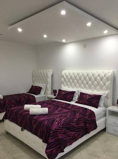 Queen Kodre Apartments