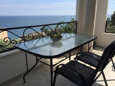 Guesthouse HHL - Liman ll