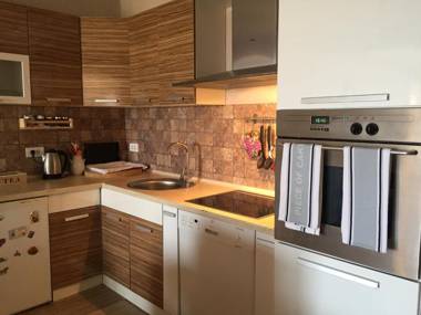 Guesthouse HHL - Liman ll