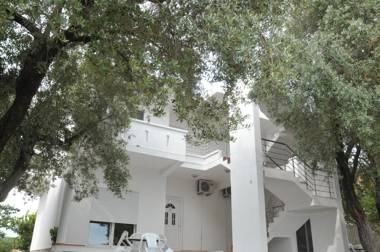 Montebello Inn apartments