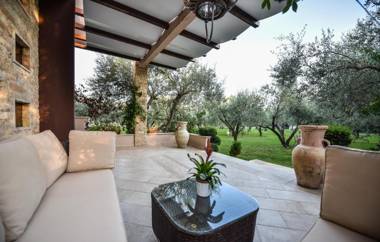 Giardino Lux Apartments