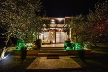 Giardino Lux Apartments