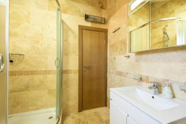 42° North Apartments