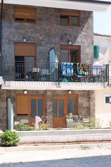 Apartmani Trojanovic Obala