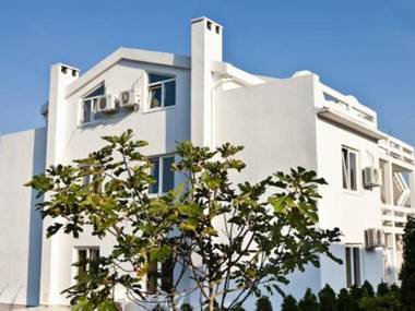 Maki Apartments - Plavi Horizonti Beach