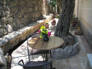 Apartments and Rooms Levantin Inn