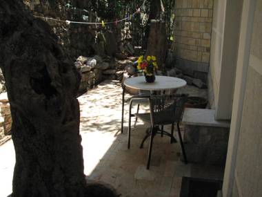 Apartments and Rooms Levantin Inn