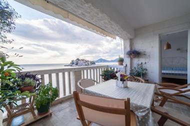 Beachfront First Line View