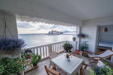 Beachfront First Line View