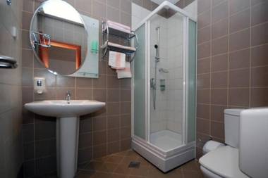 BMV room for 2-3 with greenery view