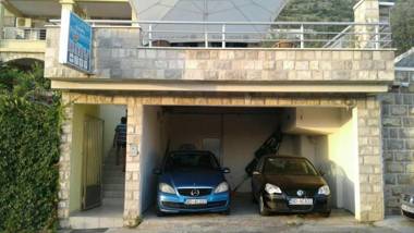 BMV room 2 with east island view