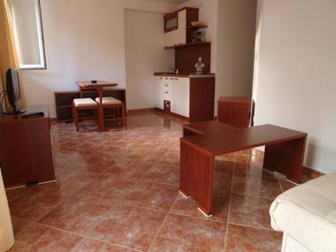 Apartments Laništa Dragović