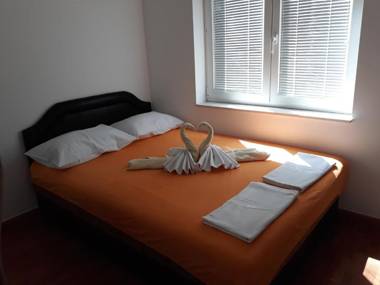 Apartments Franićević