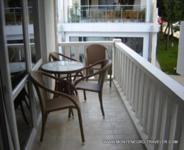 Apartments Franićević