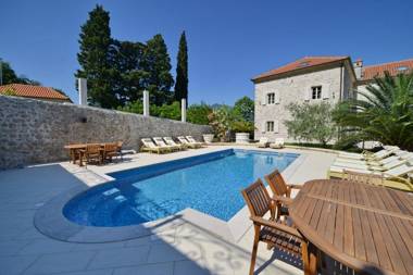 Vila Nikčević Apartments