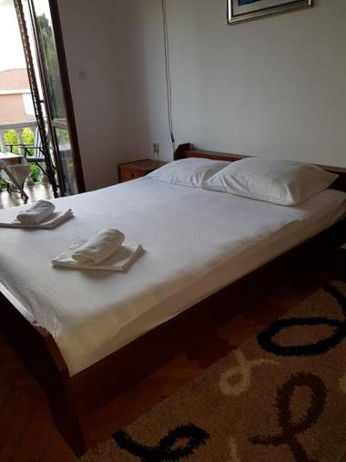 Sobe i apartmani Marović