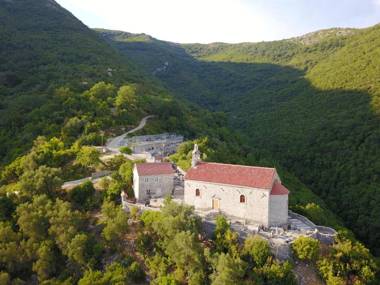 Apartments Gvozdenovic