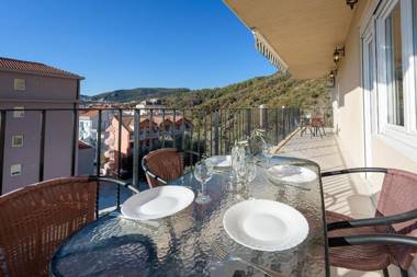 Apartments Sunny Family