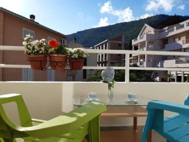 One-bedroom mediterranean flat near the sea