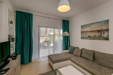 Acacia summer holiday