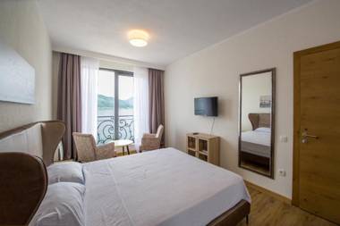 Beachfront villa Pearl of Adria