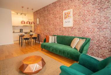Wonderful Apartment near Delta City Mall
