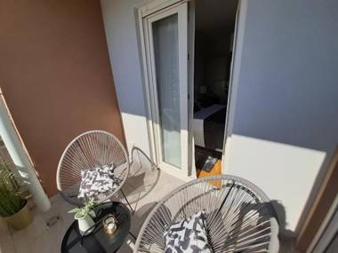 Wonderful Apartment near Delta City Mall