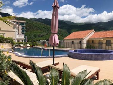 Sea view Two bedroom Family Apartment with pool - Sunset Ivanovići