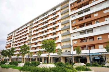 Apartment 79•Central Point