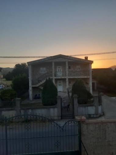 VILA LUKA