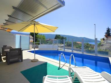 TOP-APARTMENT MONTENEGRO with private Pool!