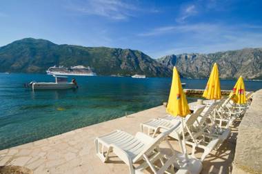 Apartments Ćosović