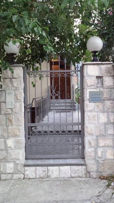 Apartments Milunović