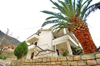 Cattaroom Apartments