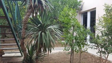 Garden apartmant near sea