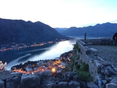 Chic & Stylish with Seaview-Terrace - Kotor Indah