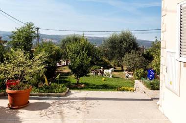 Sunny Nest Apartments