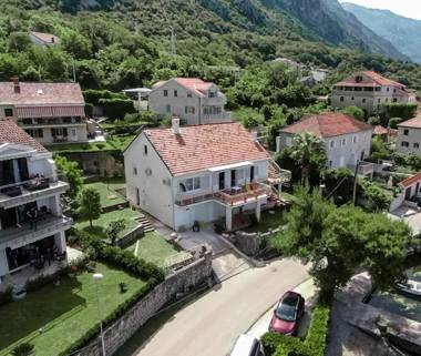 Waterfront Apartment Petrovina