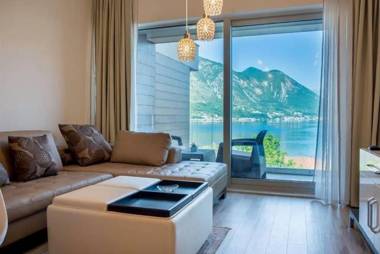 LaNi Lux View Apartment with Pool