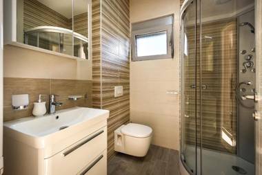 2MONTENEGRO LIMETA APARTMENTS with pool