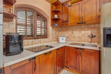 Villa Me Gusto with outdoor swimming pool and indoor hot tub