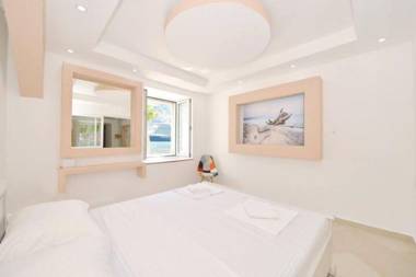 Cosy front line apt with sea access at your door step