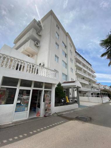 Azzuro Apart-hotel