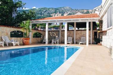 Mila & Aleksandr Apartments