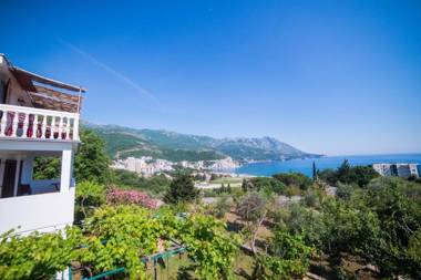 Family Escape Villa Becici