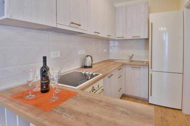 Aqua Breeze Apartments