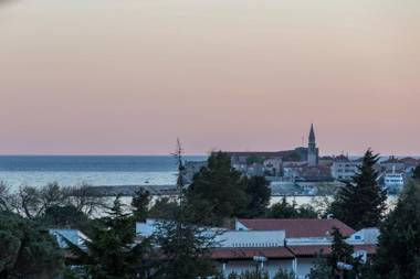COMFORT APARTMENT NEAR THE BEACH